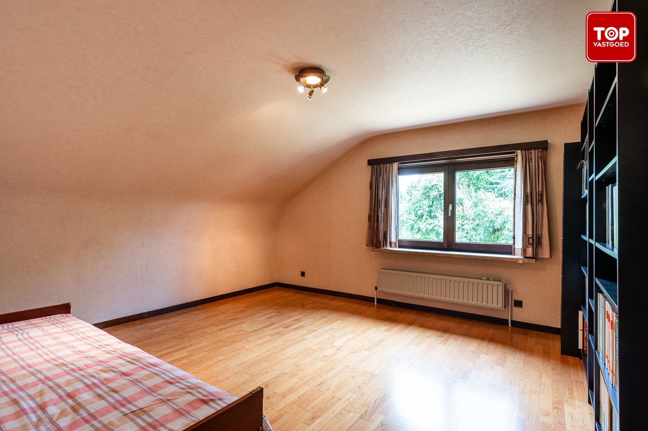 Alleenstaande villa met 4 slaapkamers in groene omgeving foto 25