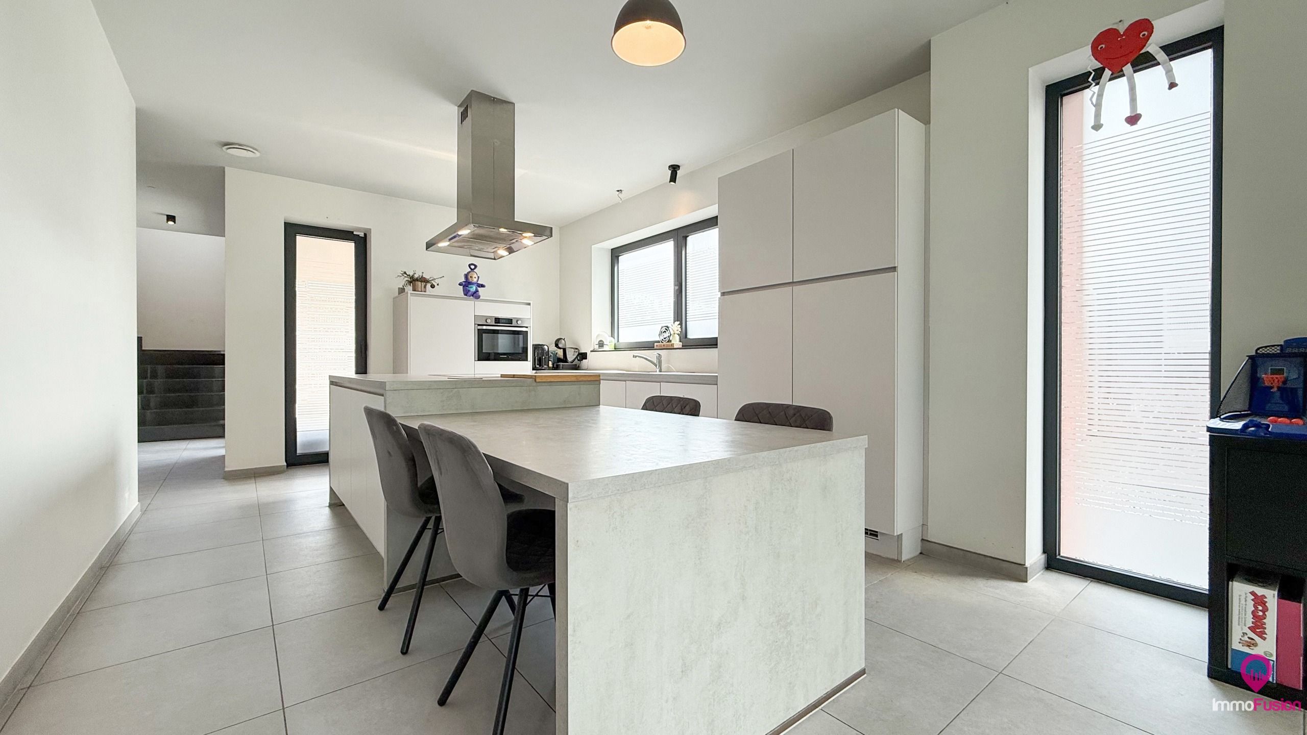 Moderne instapklare woning met 3 slaapkamers en tuin! foto 5