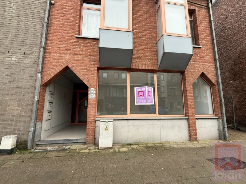 Ruim gelijkvloersapp (100m²) in centrum Geel foto {{pictureIndex}}