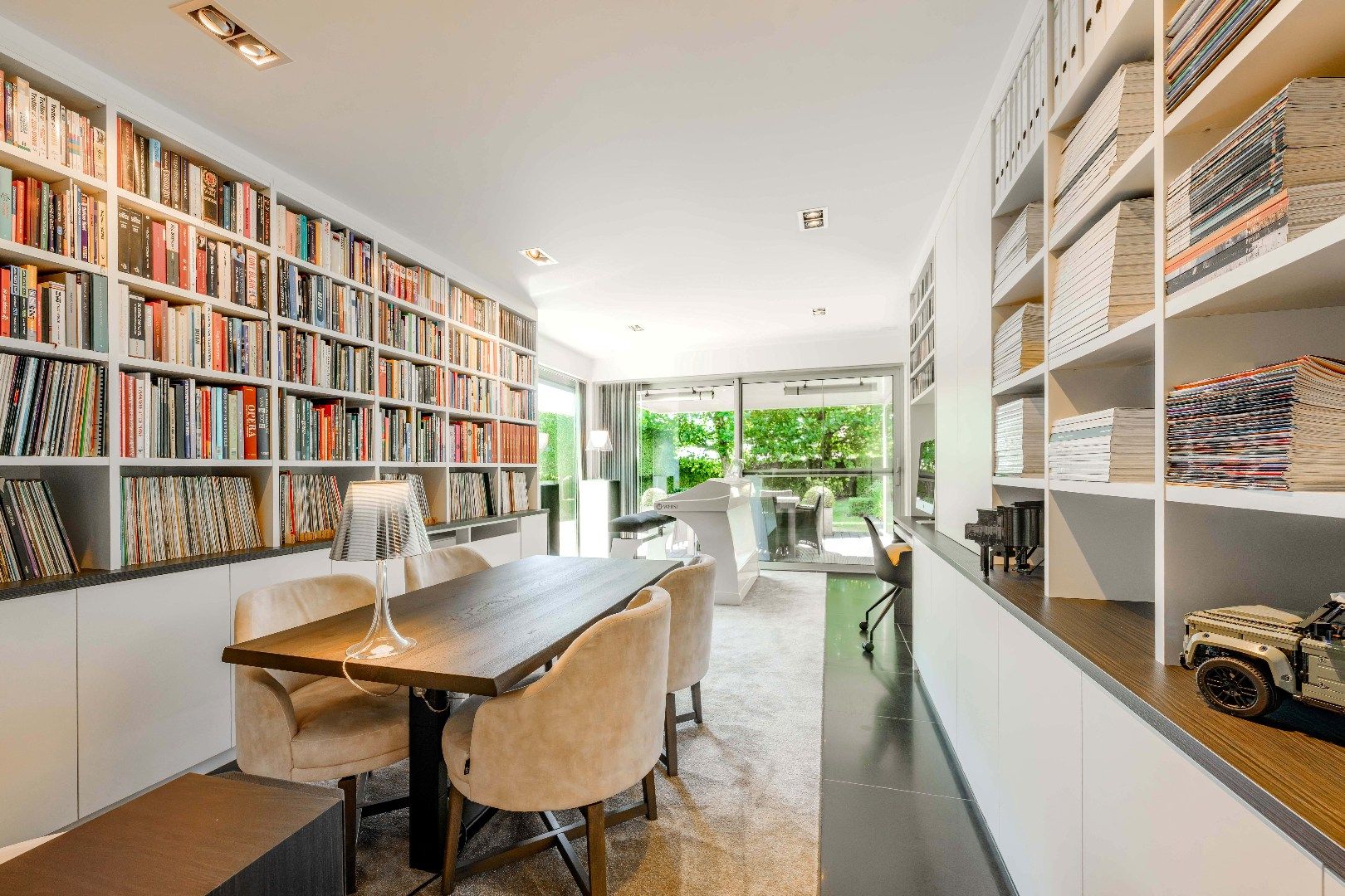 Exclusieve villa met luxueuze afwerking en vergezicht op velden te Zwevezele foto 6
