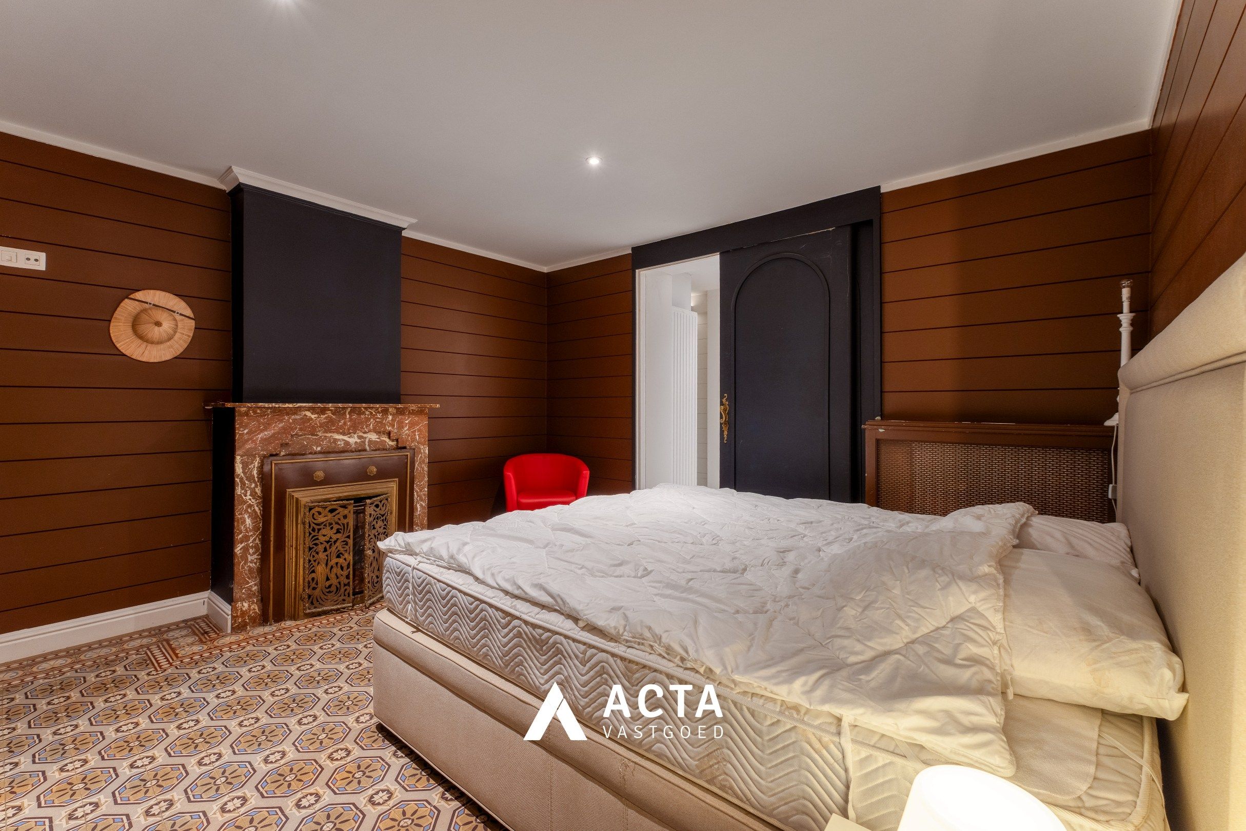 Gerenoveerde herenwoning met vijf slaapkamers in het centrum van Oostende foto 27