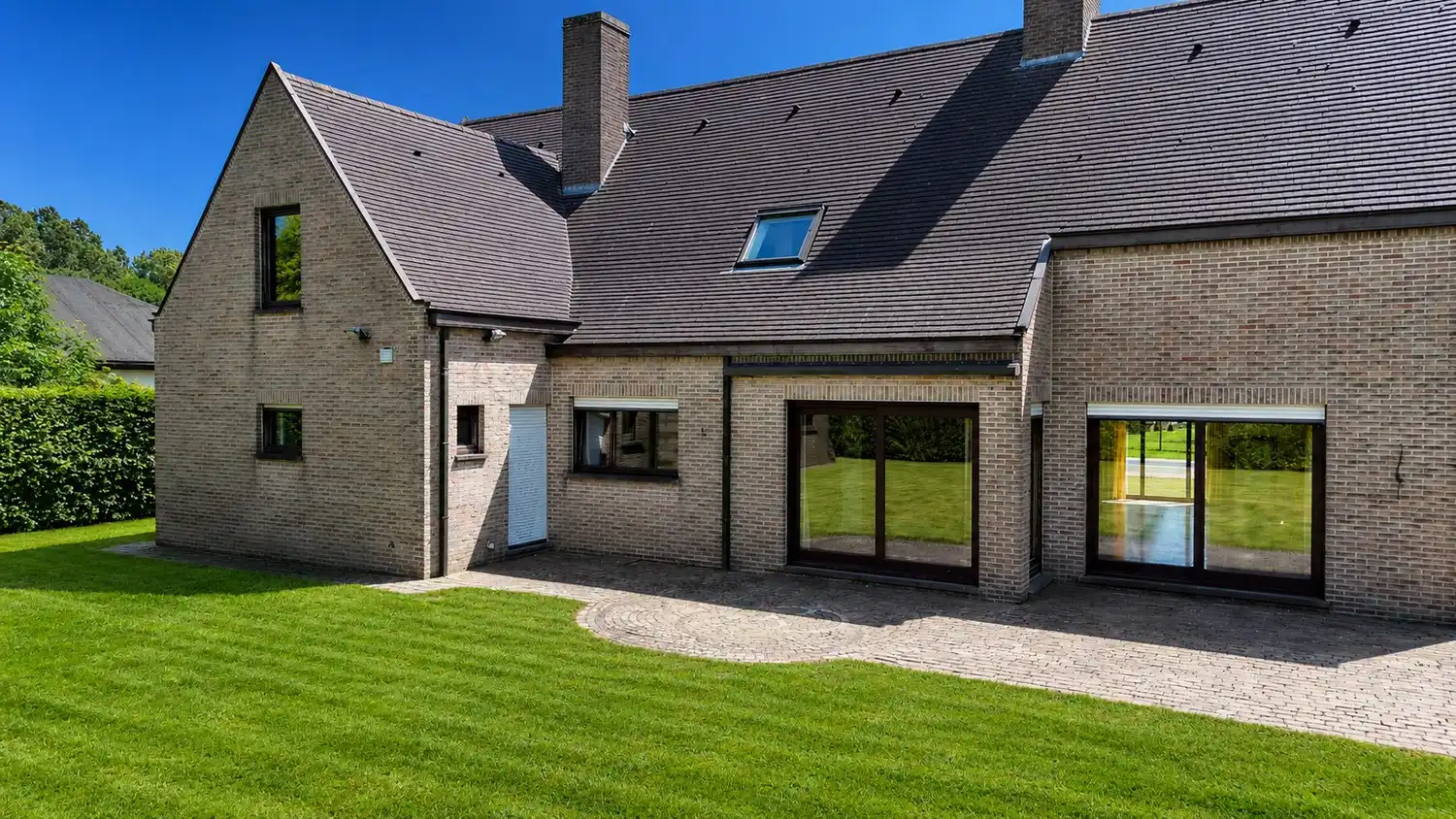 Ruime en degelijk gebouwde villa op groen perceel van 1318m² met zicht op de velden foto 30