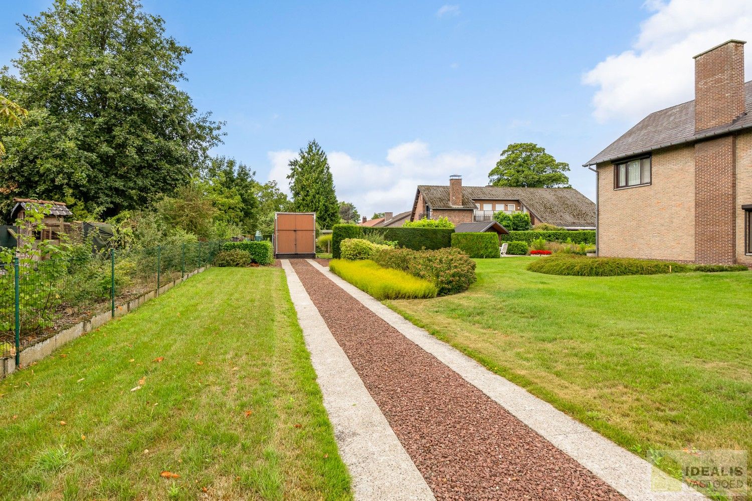 PRACHTIG GELEGEN BOUWGROND AAN DE RAND VAN SINT-HUIBRECHTS-LILLE! – Zeer mooi gelegen perceel met een oppervlakte van 6a 32ca! Zeer geschikt voor kandidaten die hun eigen droomwoning willen realiseren op deze prachtige plek, omgeven door natuur! Dit mooie perceel stelt u in staat vrij te wonen in het groen op fietsafstand van het centrum van Neerpelt! foto 4