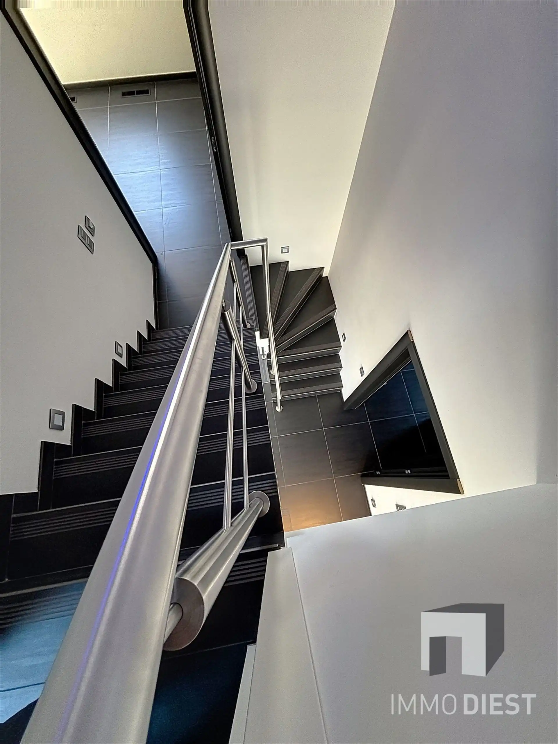 Hip wonen in alle rust: energiezuinige split-levelwoning in Zoerle-Parwijs. foto 27