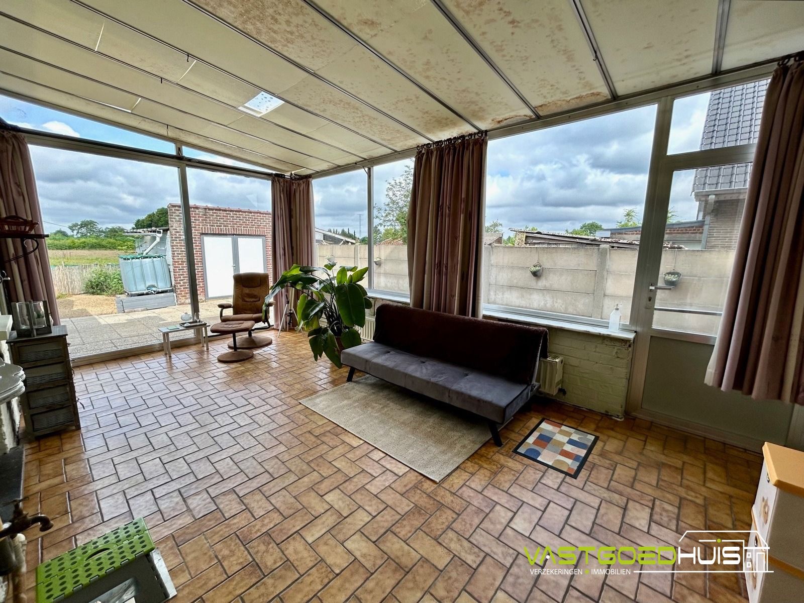 Karaktervolle, te renoveren 3-gevelwoning met tuin foto 10