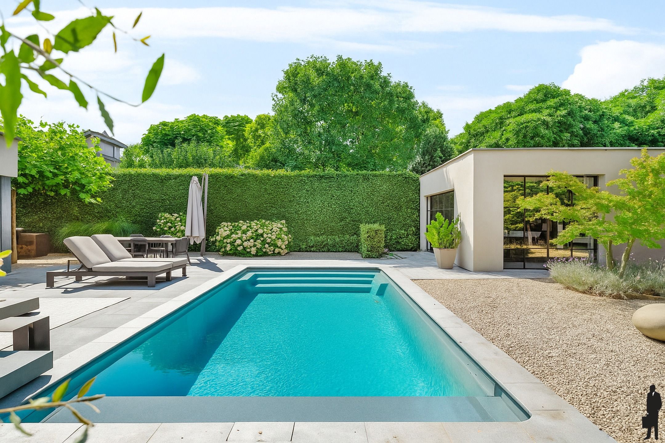 Prachtige familie villa op toplocatie met zwembad en ZW tuin foto 19