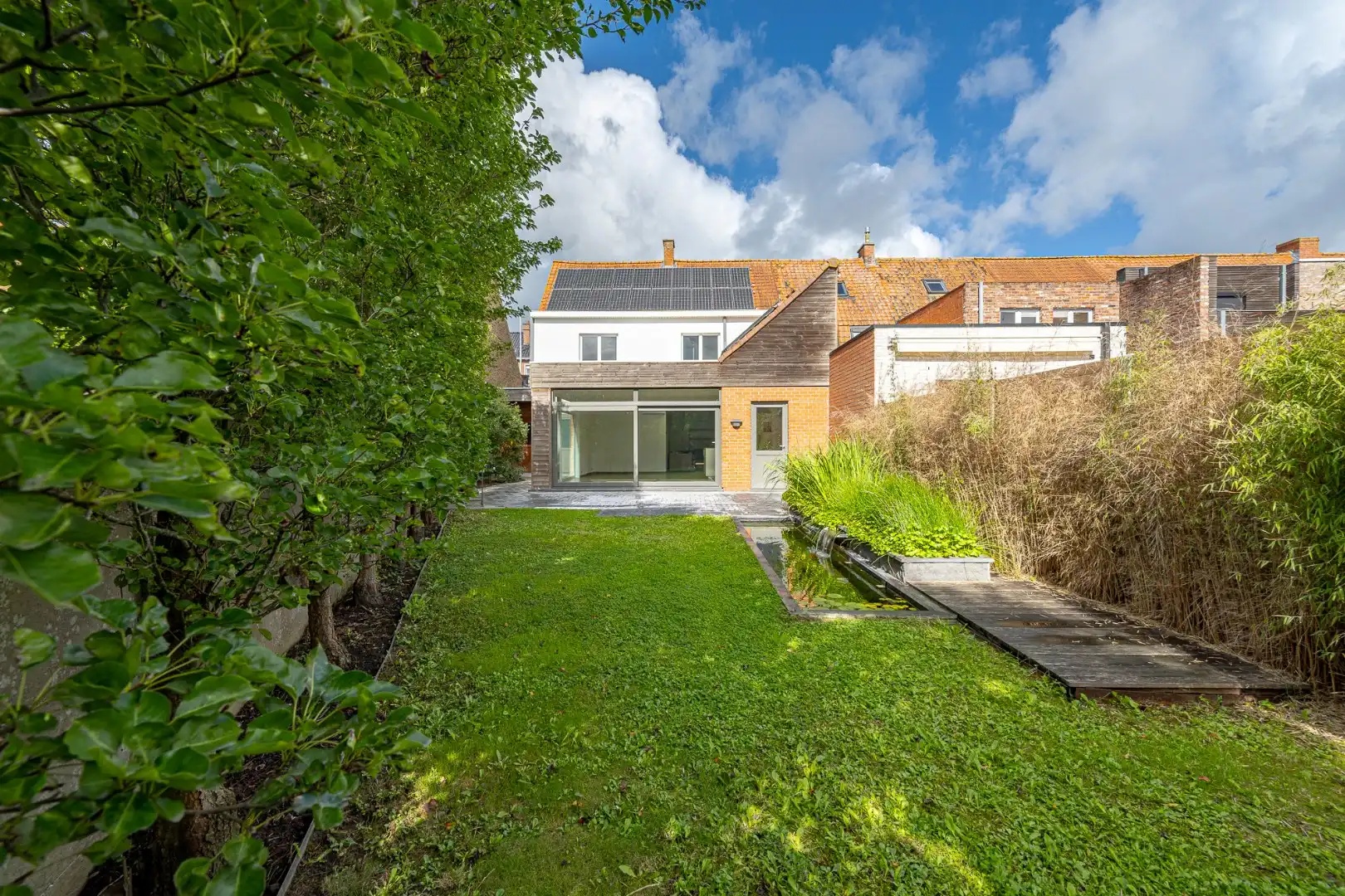 Instapklare, lichtrijke woning met 3 slaapkamers, zonnige tuin en 2 garages in Ledegem foto 5