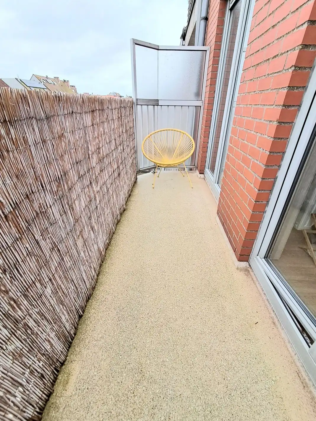 Recent en modern appartement met 2 slpk. gelegen op de belangrijkste winkelstraat van Knokke op wandelafstand van de zeedijk.  foto 14