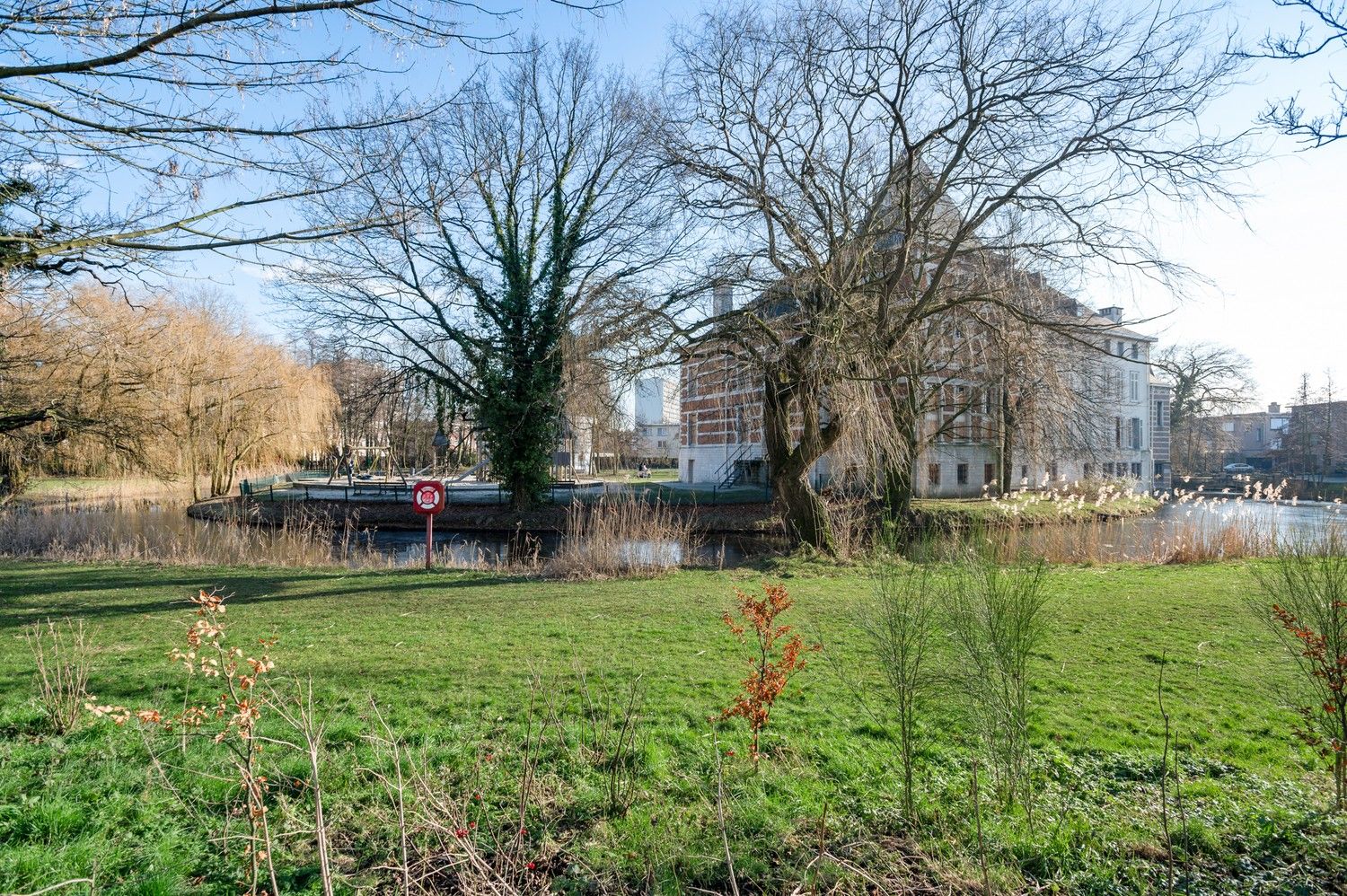 Instapklaar appartement met 2 slaapkamers en terras te Deurne! foto 17