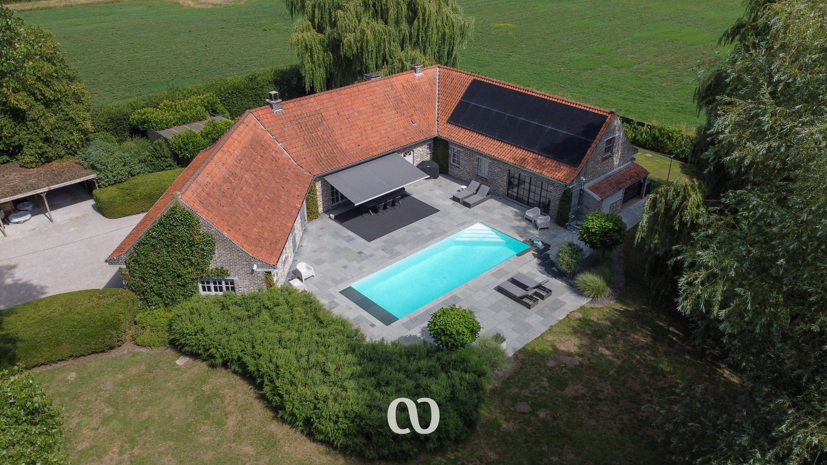 Unieke landelijke hoeve met zwembad en volledige privacy  foto {{pictureIndex}}