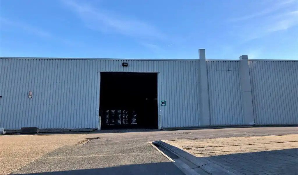 Magazijn met kantoor te huur op industriële site te Malle foto 2