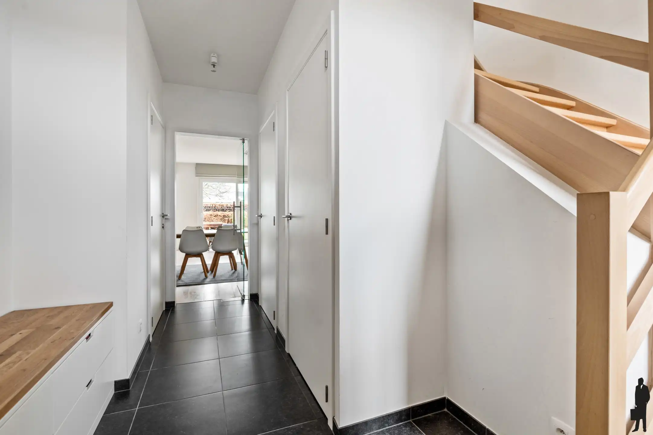 Instapklare woning met 4 slpks, ZO tuin en dubbele garagebox foto 15