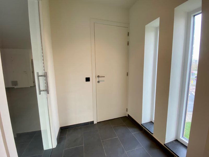 Centraal gelegen duplexwoning met 2 slaapkamers, terras en autostandplaats foto 6