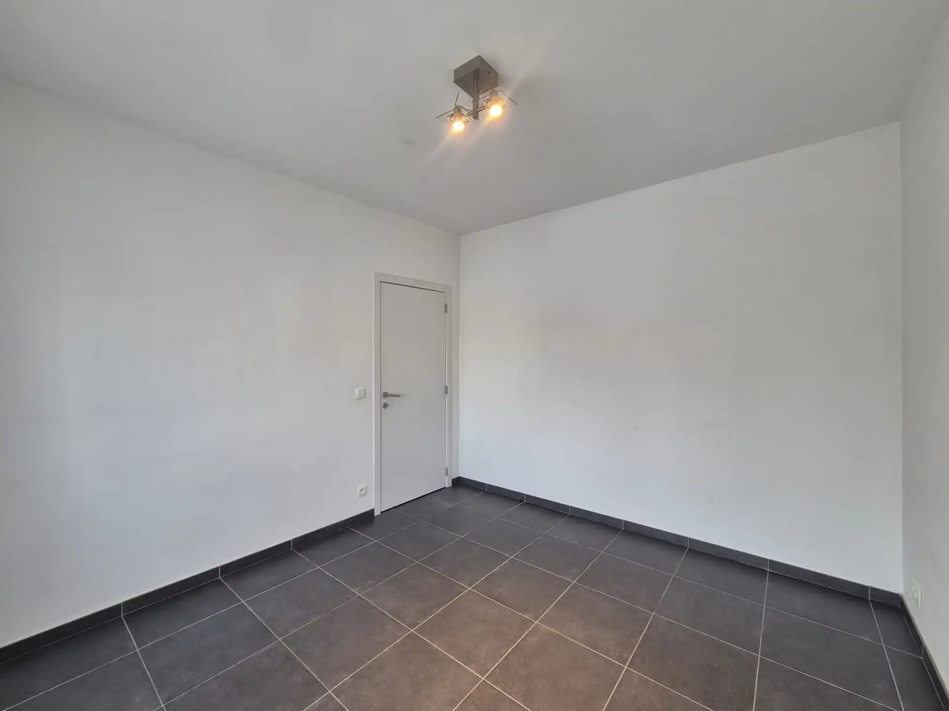 Gunstig gelegen 2 slaapkamer appartement. foto 10