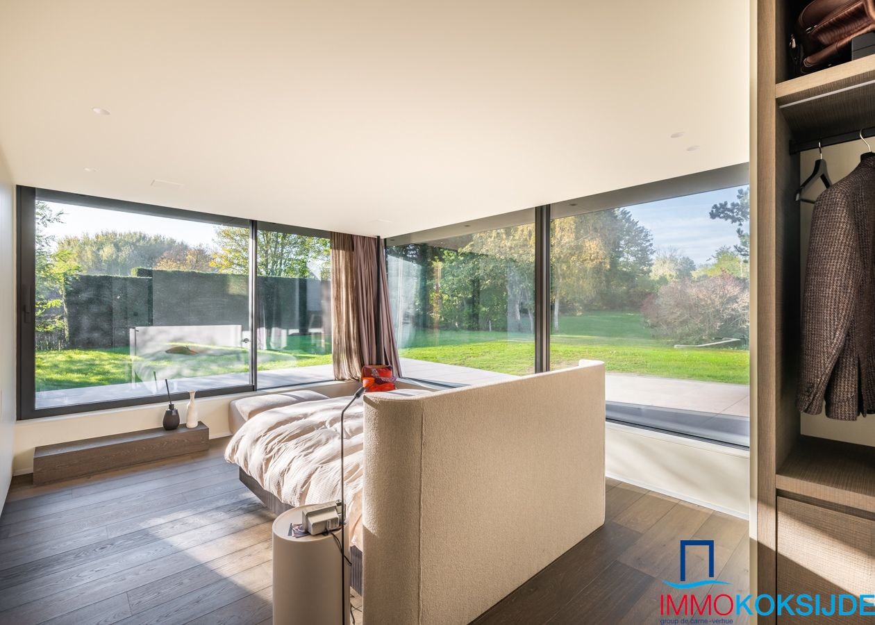 Luxueus gerenoveerde villa met 5 slaapkamers, residentieel gelegen op toplocatie in Sint-Idesbald. foto 22