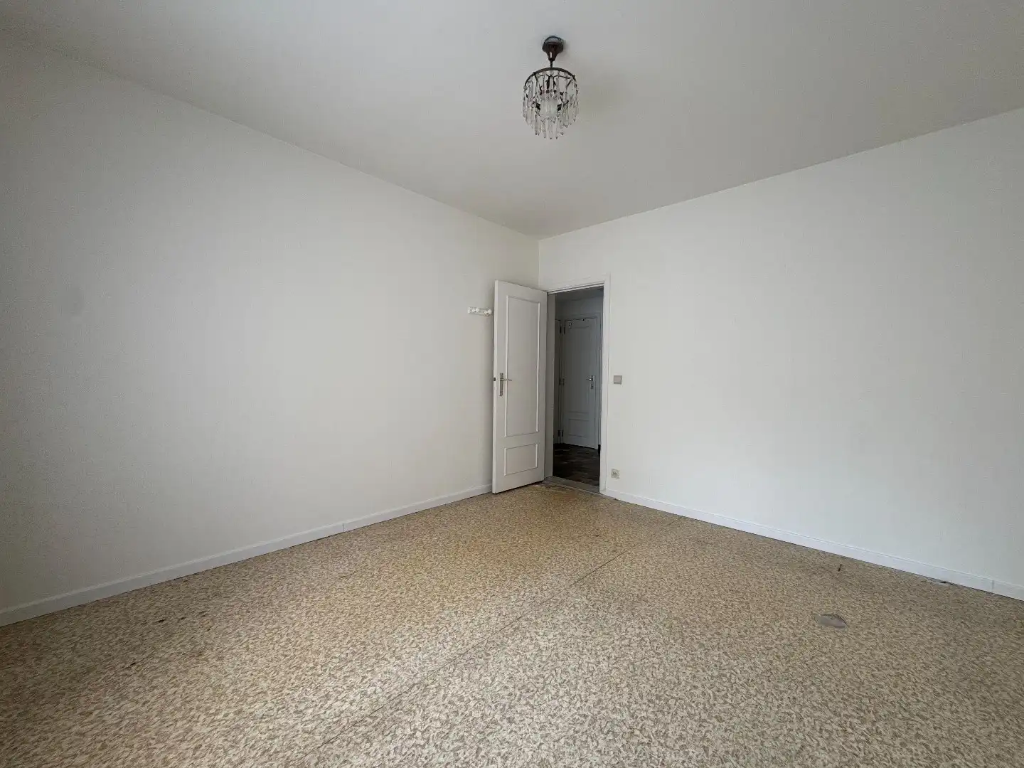 TE HUUR - Gelijkvloers appartement met 1 slpk en terras foto 6