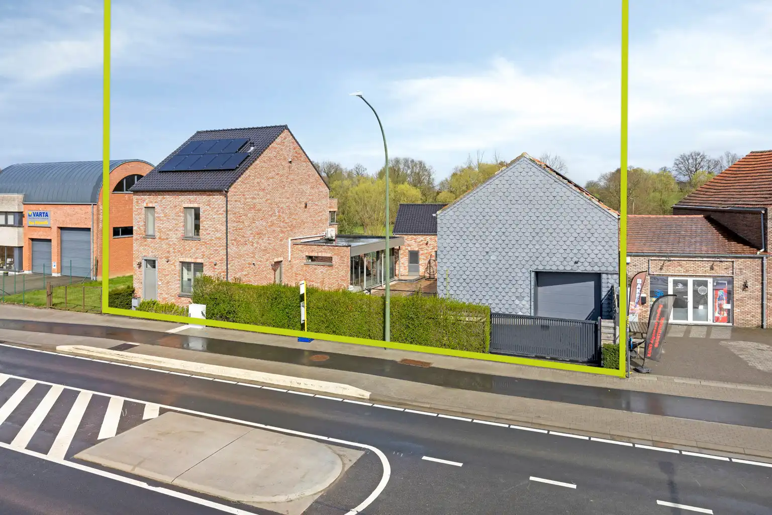 INSTAPKLARE WONING MET BIJGEBOUW EN RUIME GARAGE/LOODS  foto 30