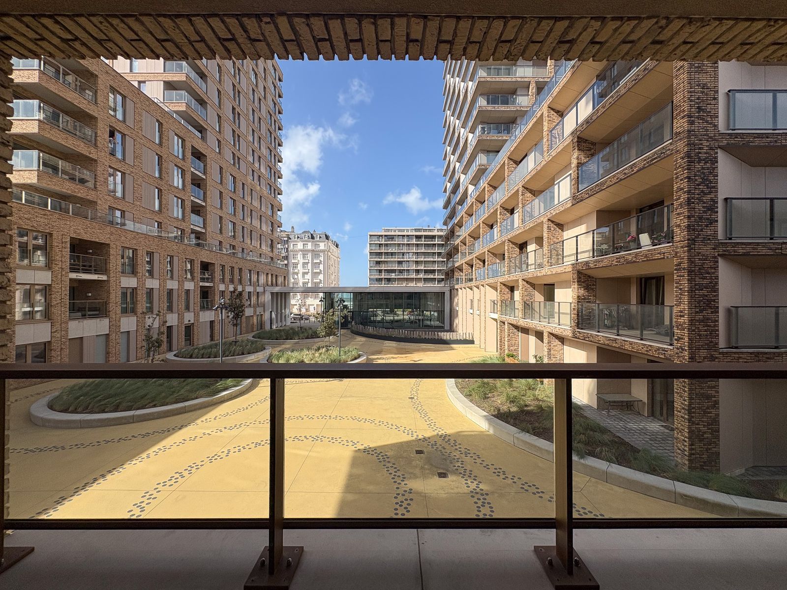 Moderne studio met terras foto 8