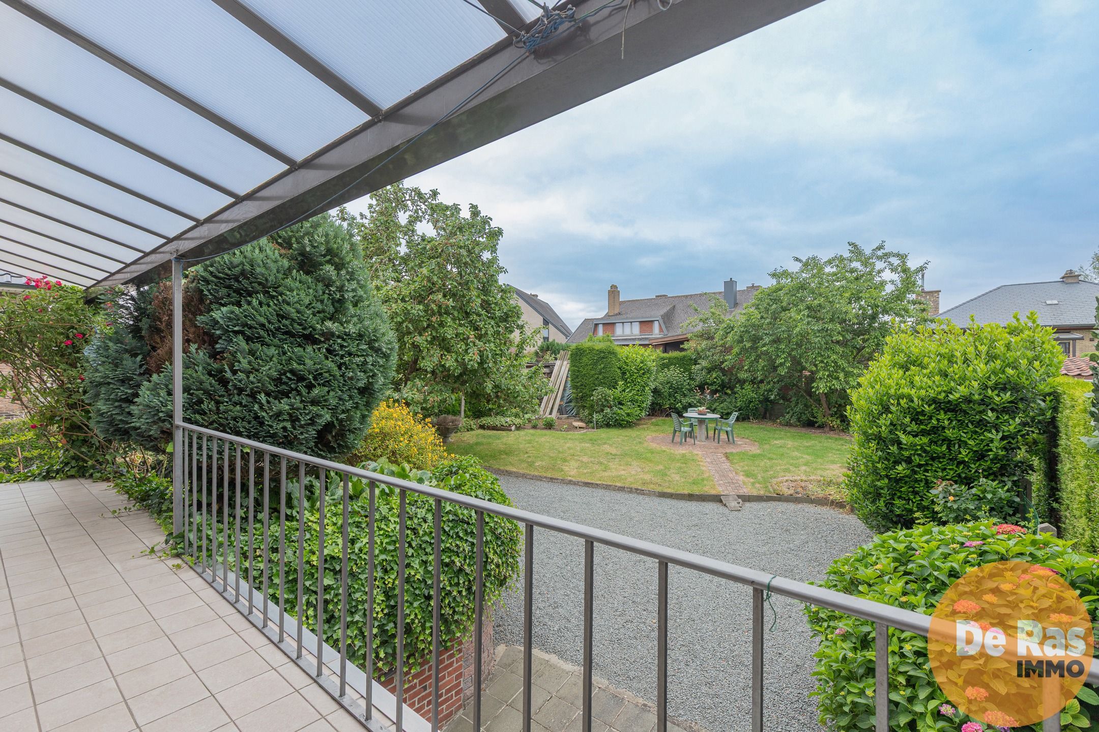 HILLEGEM - Statige HOB op rustige ligging met mooie tuin foto 14