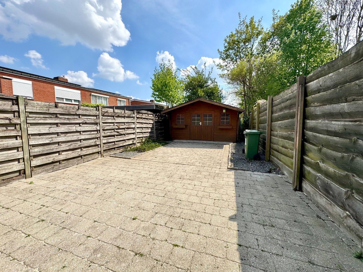 INSTAPKLARE WONING MET 3 SLPKS, TUIN EN OPRIT foto 3
