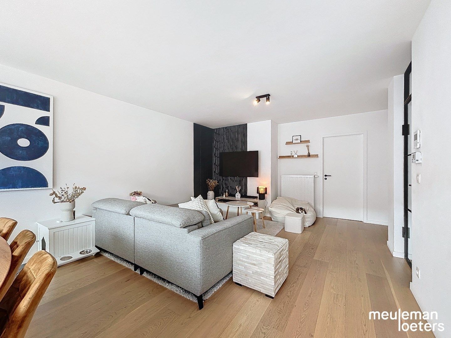 Ruim en lichtrijk appartement met balkon foto 4