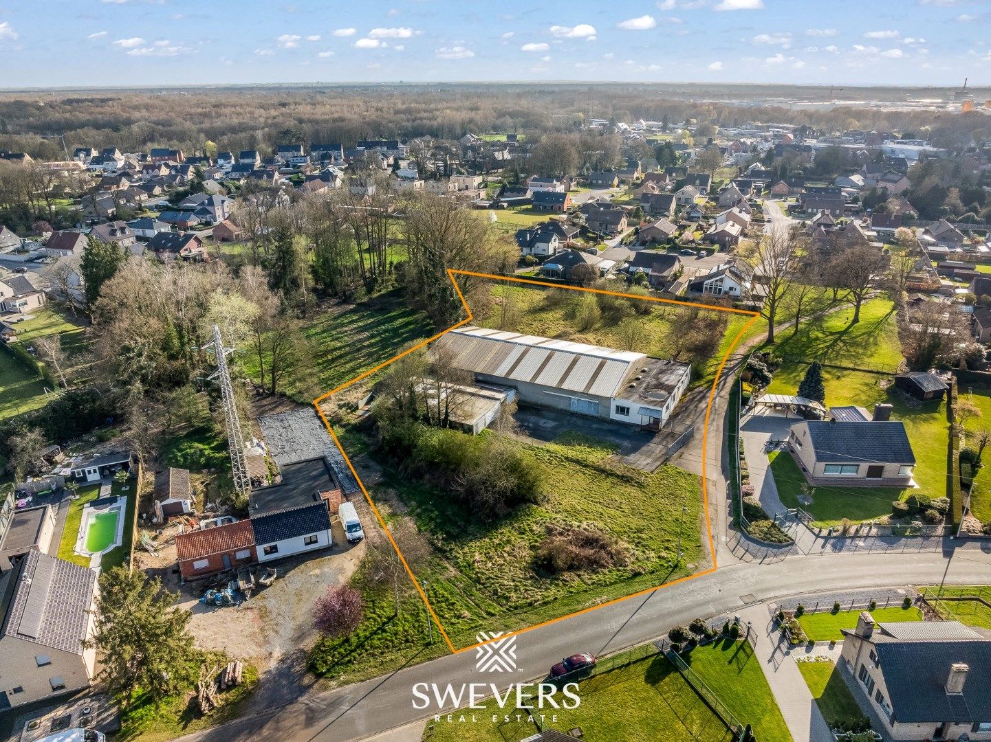 Groot sportgebouw met woonst op een perceel van 77a 60ca (of herverkaveling) foto 24