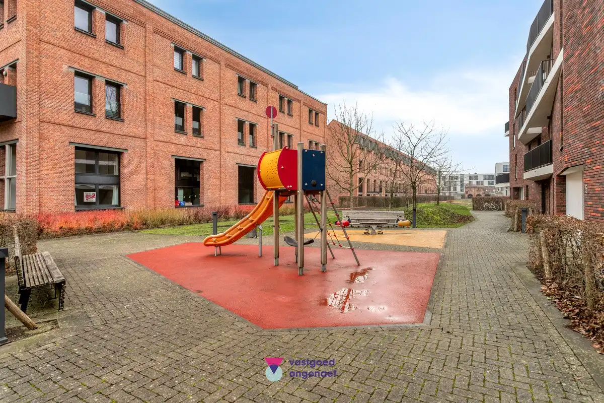 Modern en praktisch ingedeeld appartement foto 9