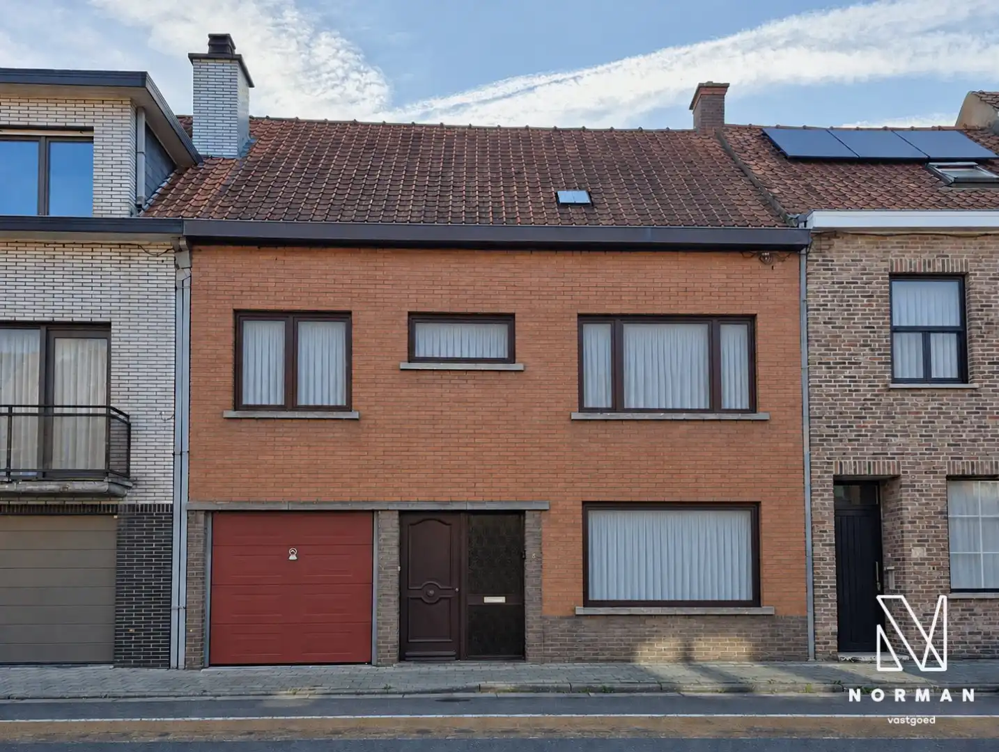Hoofdfoto van de publicatie: Stevige woning met 3 slaapkamers en garage te koop in Kuurne