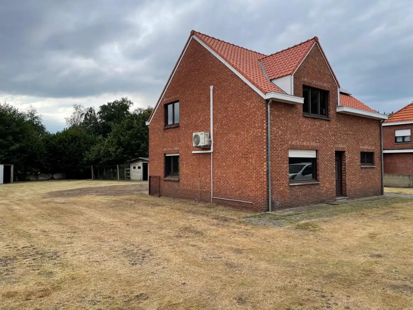 Vrijstaande woning met potentieel op ruim breed (30m) perceel – Regio Mol (Millegem) foto 6