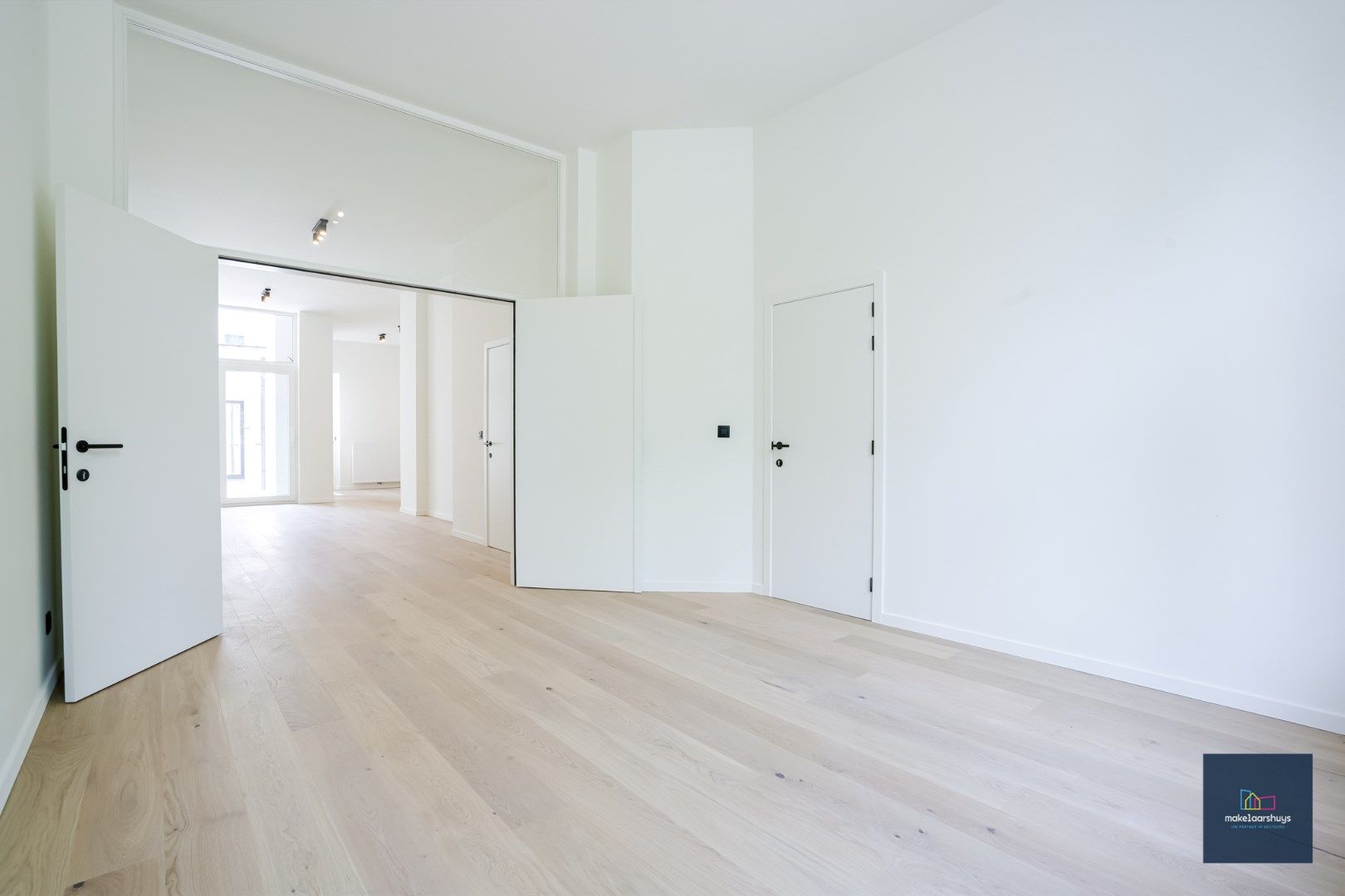 Nieuw 2 slaapkamerappartement  met praktijkmogelijkheden  foto 5