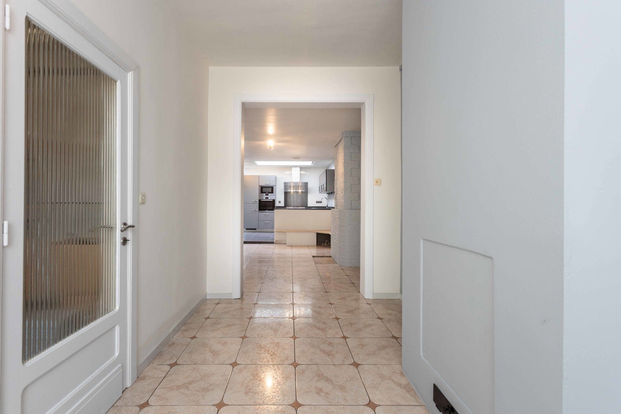 Instapklare woning met garage en aangenaam terras! foto 2