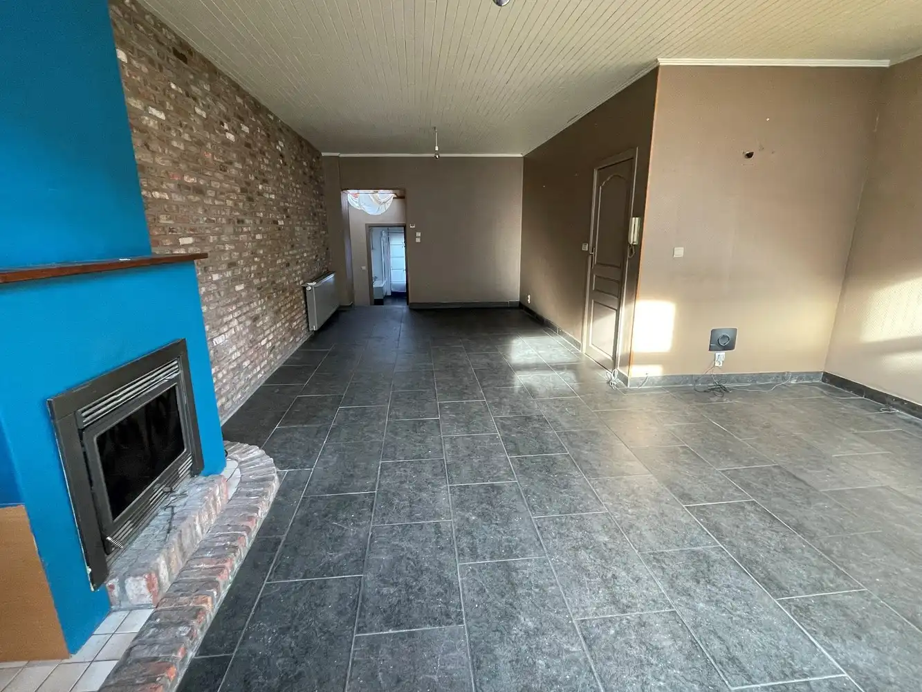 Gebouw met gemengd gebruik, handelspand + woonst, ideaal gelegen foto 3