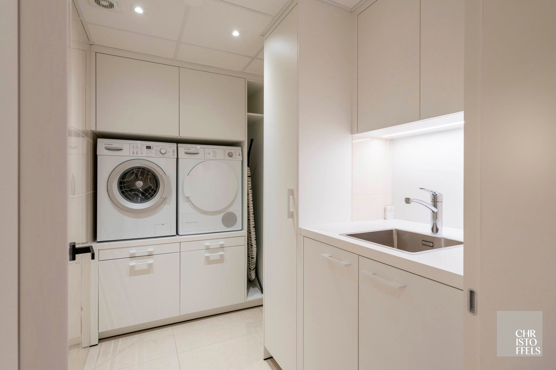 Exclusief villa-appartement (183m²) met privé tuin gelegen in een afgesloten park met buitenzwembad. foto 21