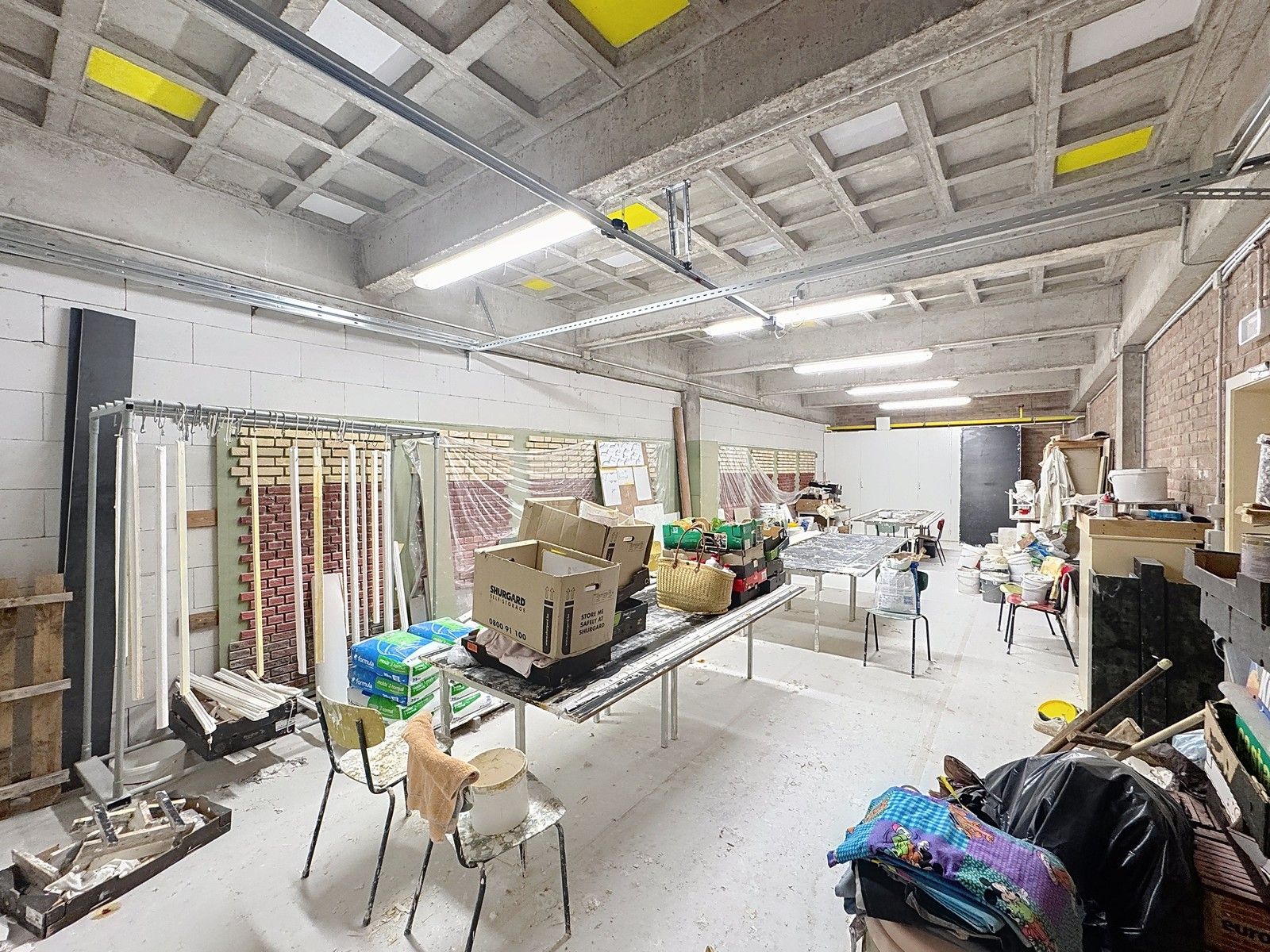Polyvalente, lichtrijke RUIMTE (450m²) op eerste verdieping met alle voorzieningen (verwarming, sanitair, ...) te 8000 Brugge. Op een boogscheut van het historisch centrum. foto 13