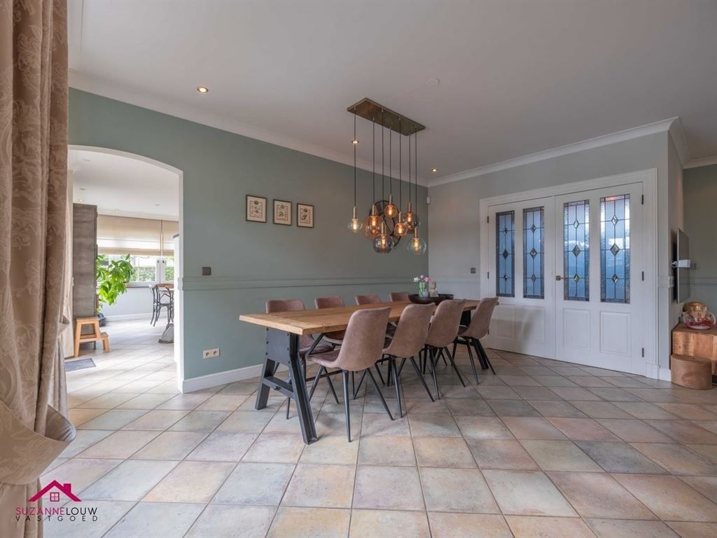 Landelijke villawoning met dubbele vrijstaande garage foto 26