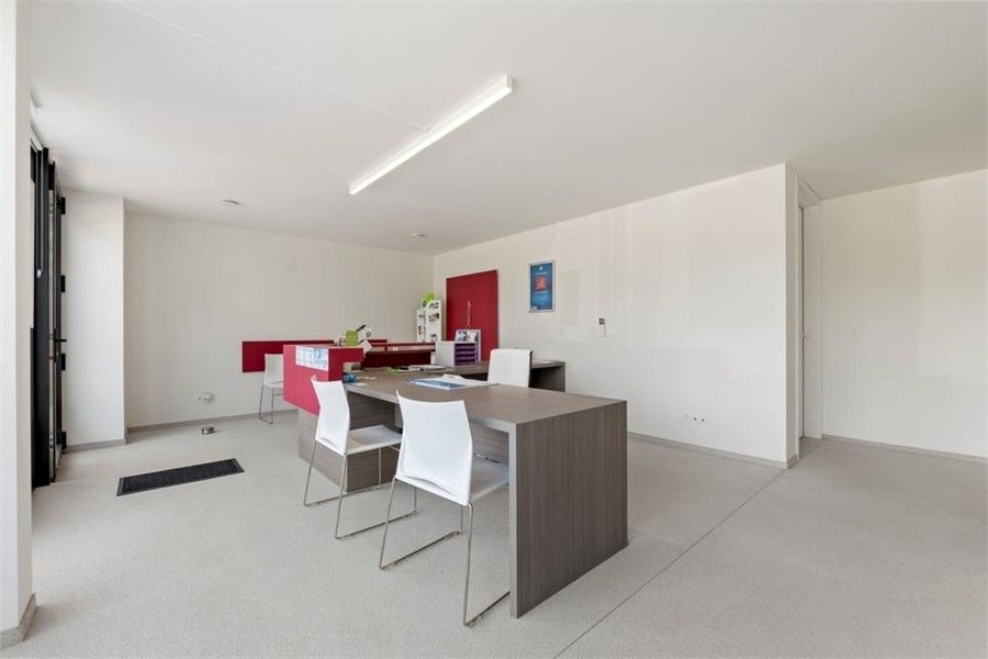 RUIME OPEN BEBOUWING MET KANTOOR EN ADEMBENEMEND ZICHT IN HASSELT foto 28