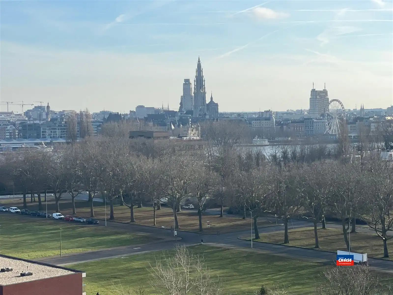 !!! VERKOCHT !!! Appartement met 2 slaapkamers, terras en P foto {{pictureIndex}}