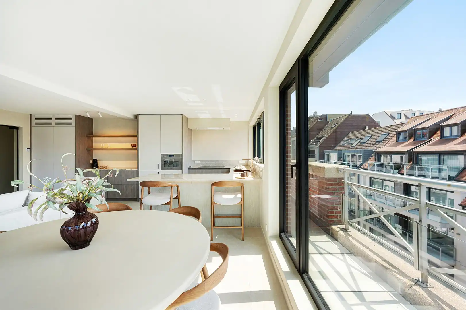 Prachtig gerenoveerd duplex hoekappartement nabij de Lippenslaan. foto 15