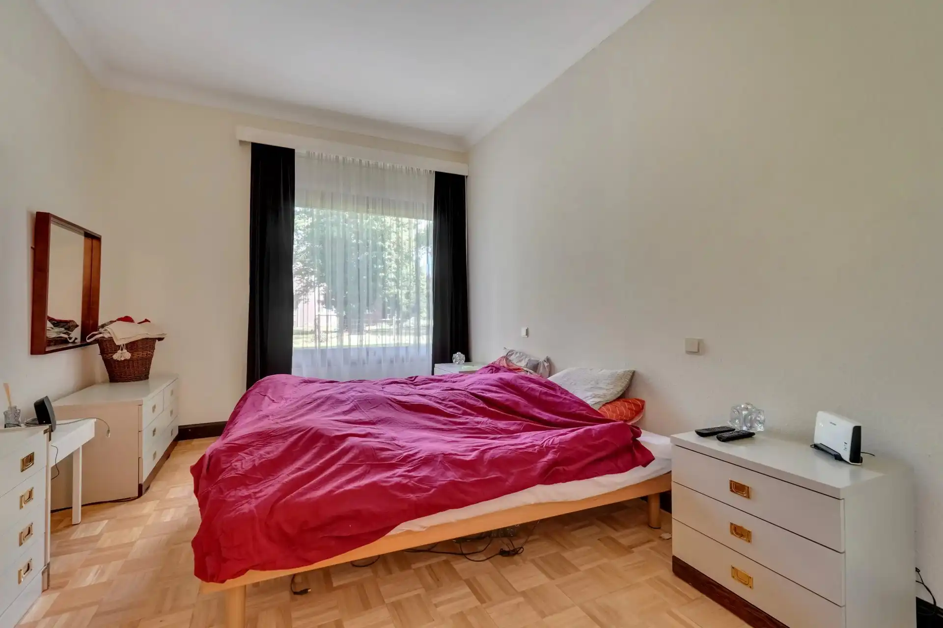 Zeer ruim gelijkvloers appartement met kelderparking foto 12