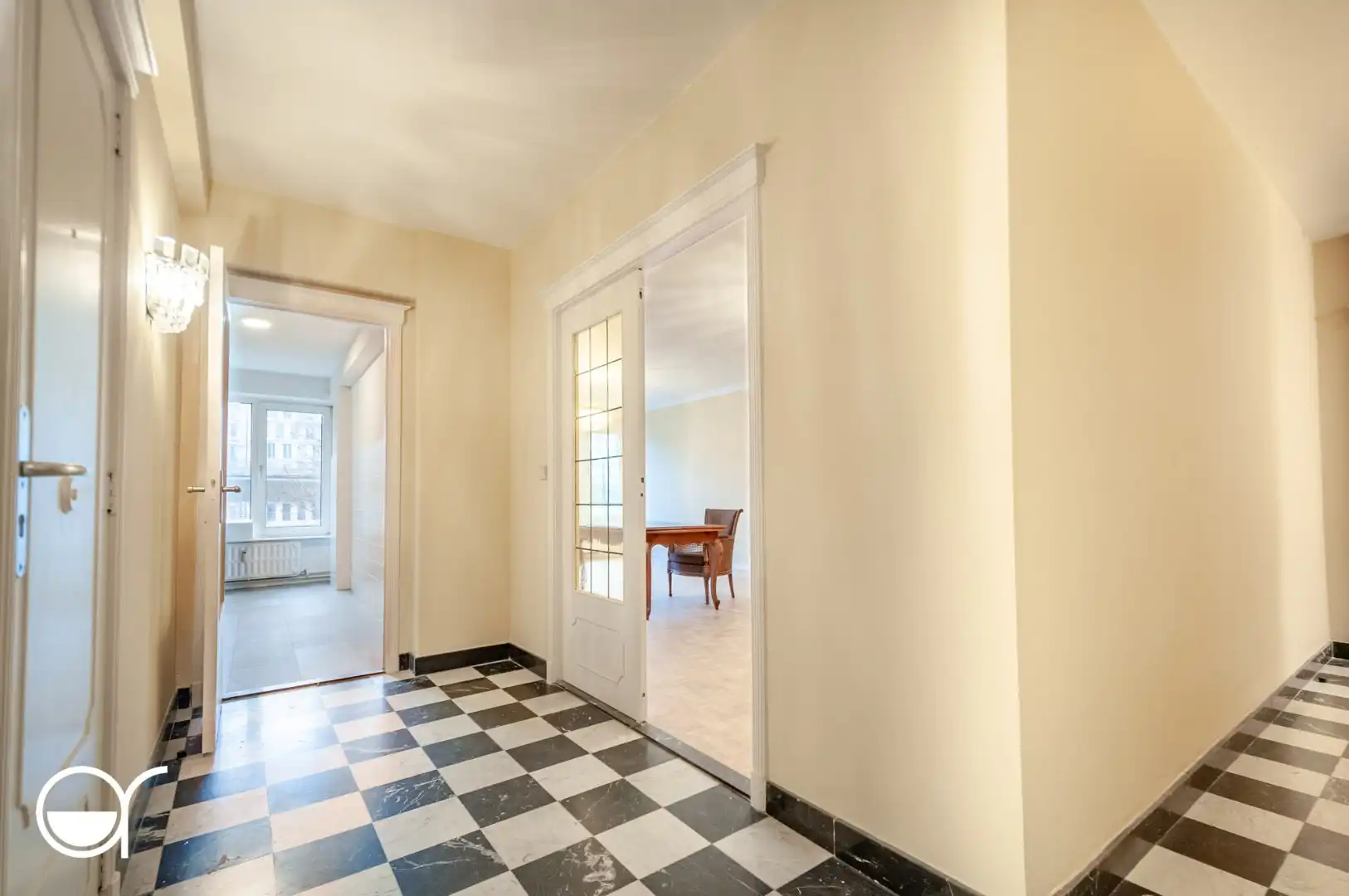 Charmant en lichtrijk 2-slaapkamerappartement aan het Zuidpark foto 2