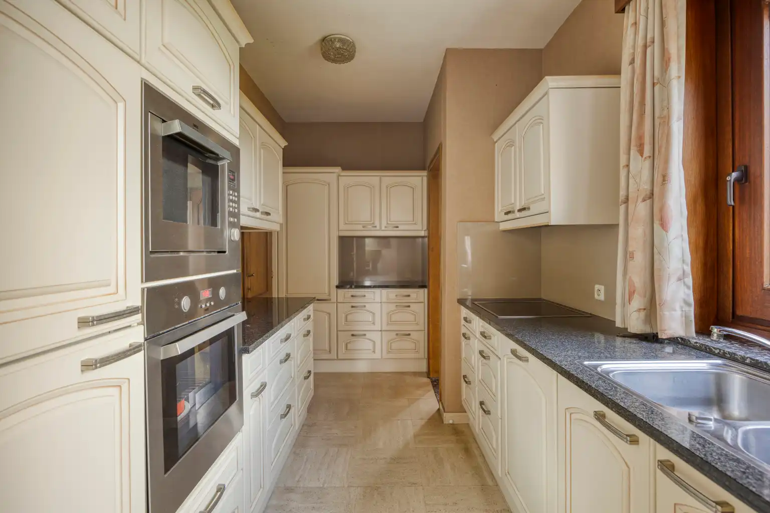 karaktervolle villa met ruime tuin  foto 10