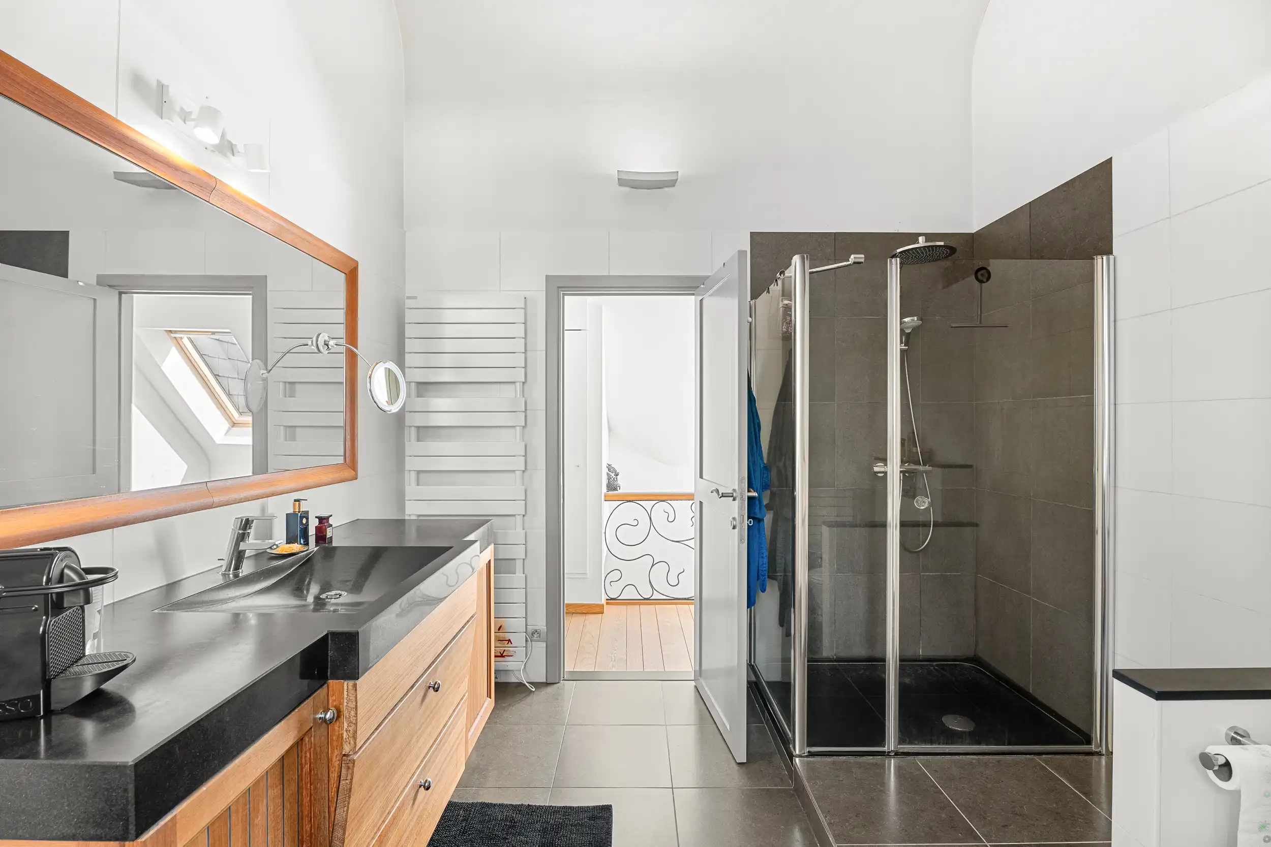 Karaktervolle burgerhuis op enkele passen van Zimmerplein foto 30