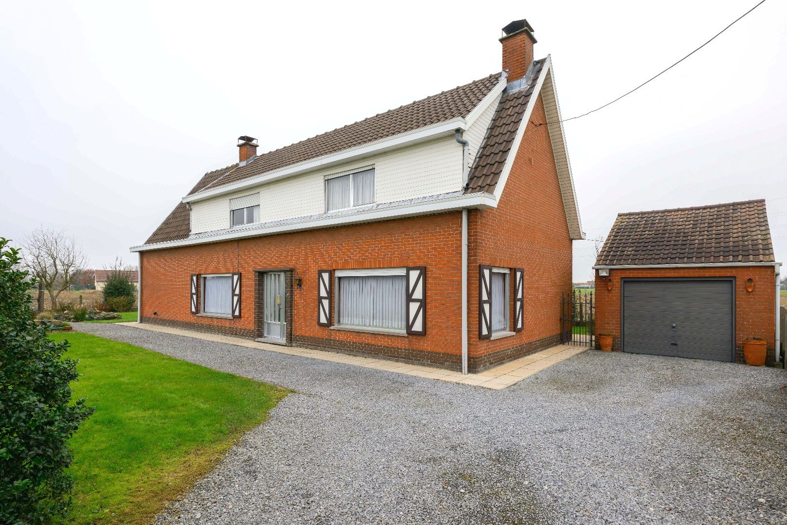 PRACHTIG GELEGEN ALLEENSTAANDE WONING OP 2.009 m²  foto 2