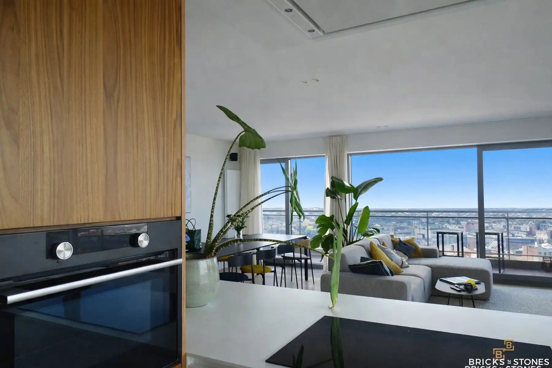 Bemeubelde penthouse met prachtig zicht foto 4