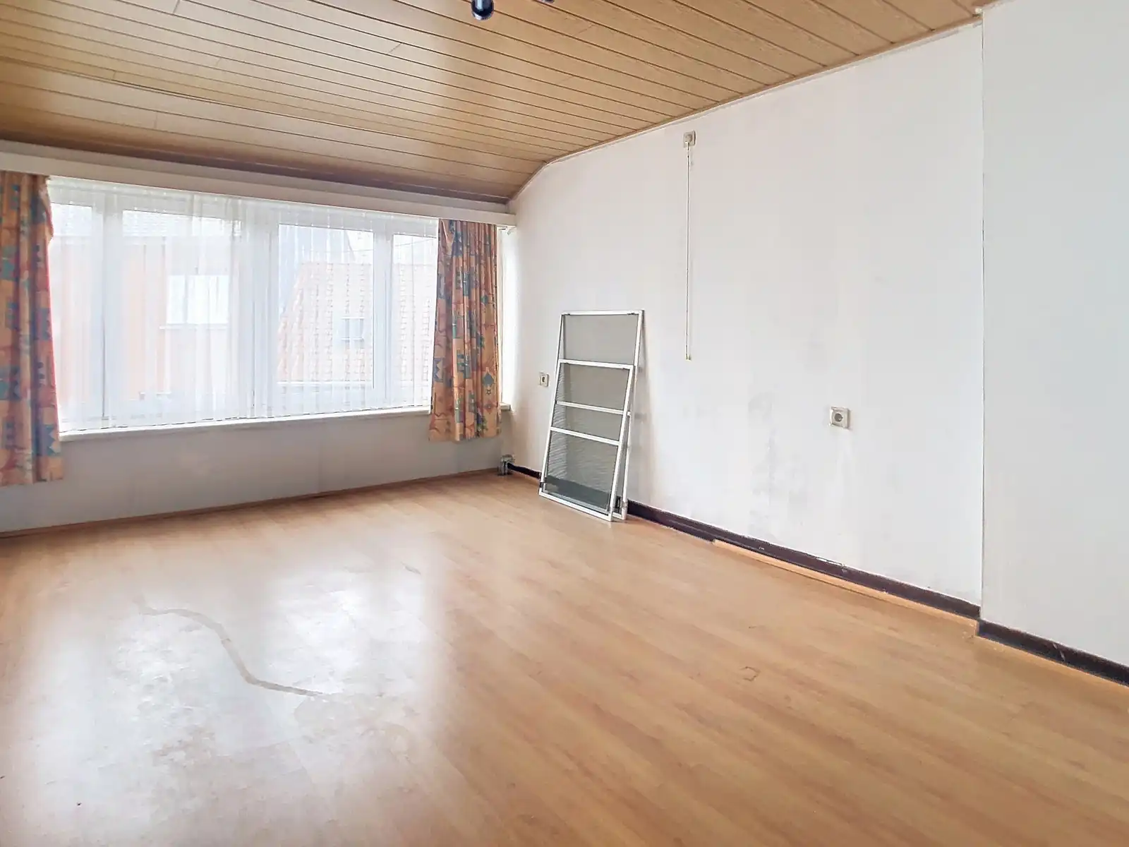 Ophasselt: te moderniseren woning met potentieel foto 17