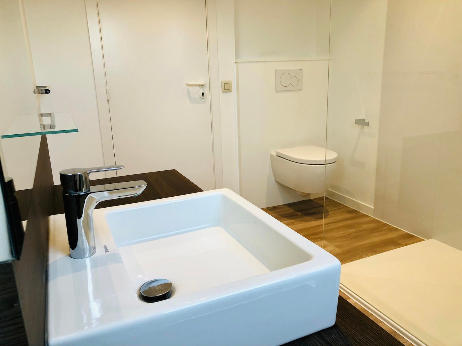 Volledig gerenoveerd appartement met zonnige terrassen. foto 11