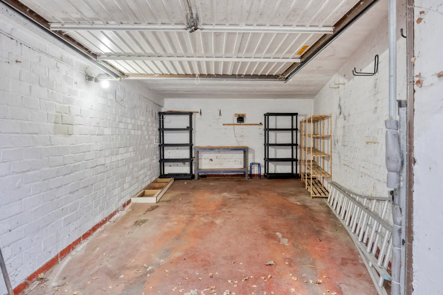 Ruim en lichtrijk appartement met 2 slaapkamers. foto 16