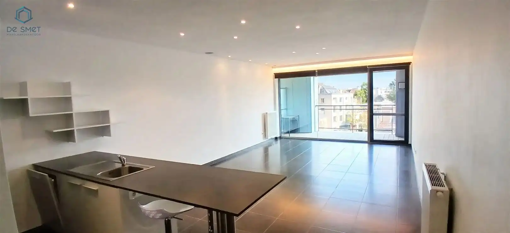 PRACHTIG 1-SLAAPKAMERAPPARTEMENT MET TERRAS & STAANPLAATS foto 2