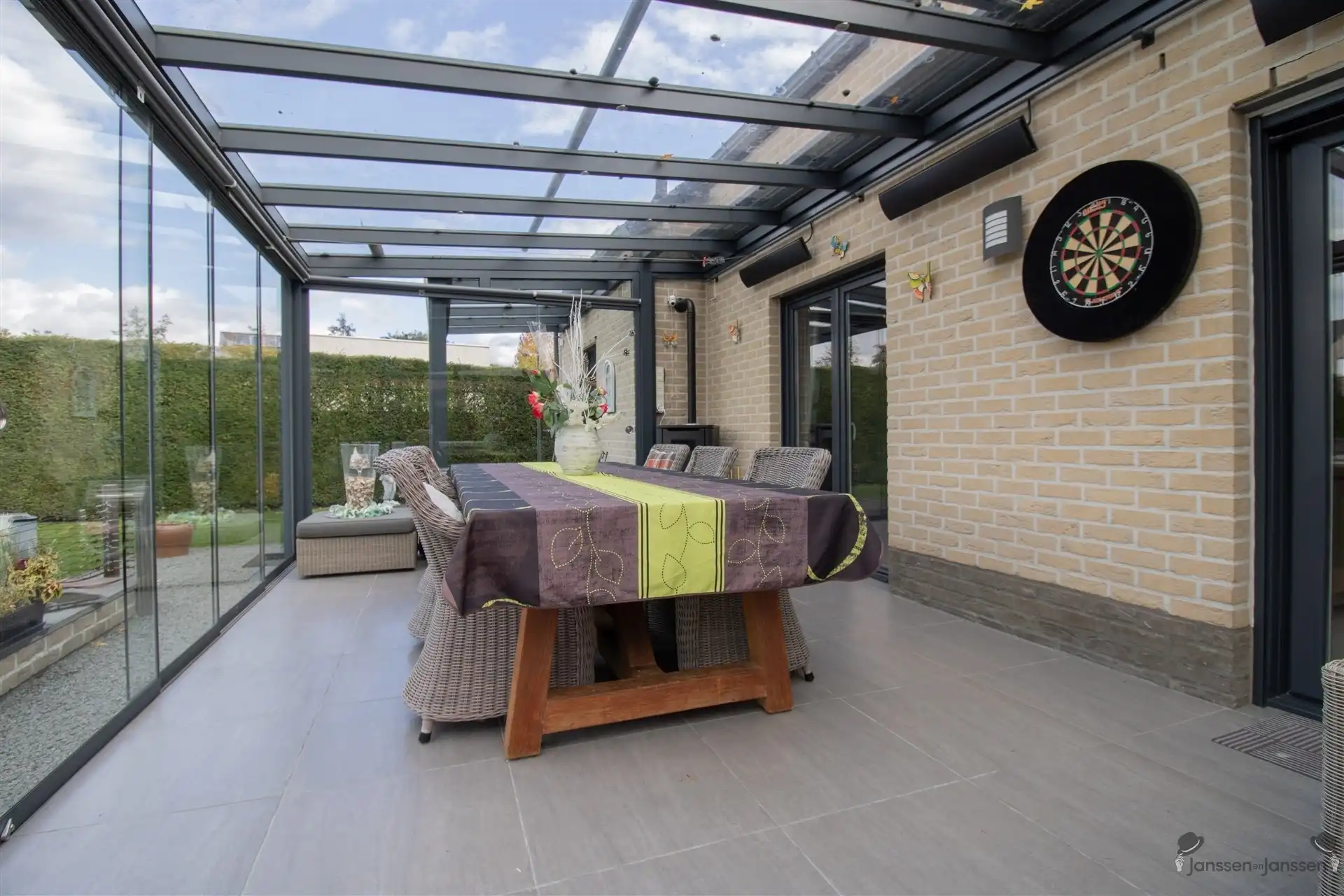 Ruime energiezuinige en instapklare woning met 3 à 4 slaapkamers. foto 10