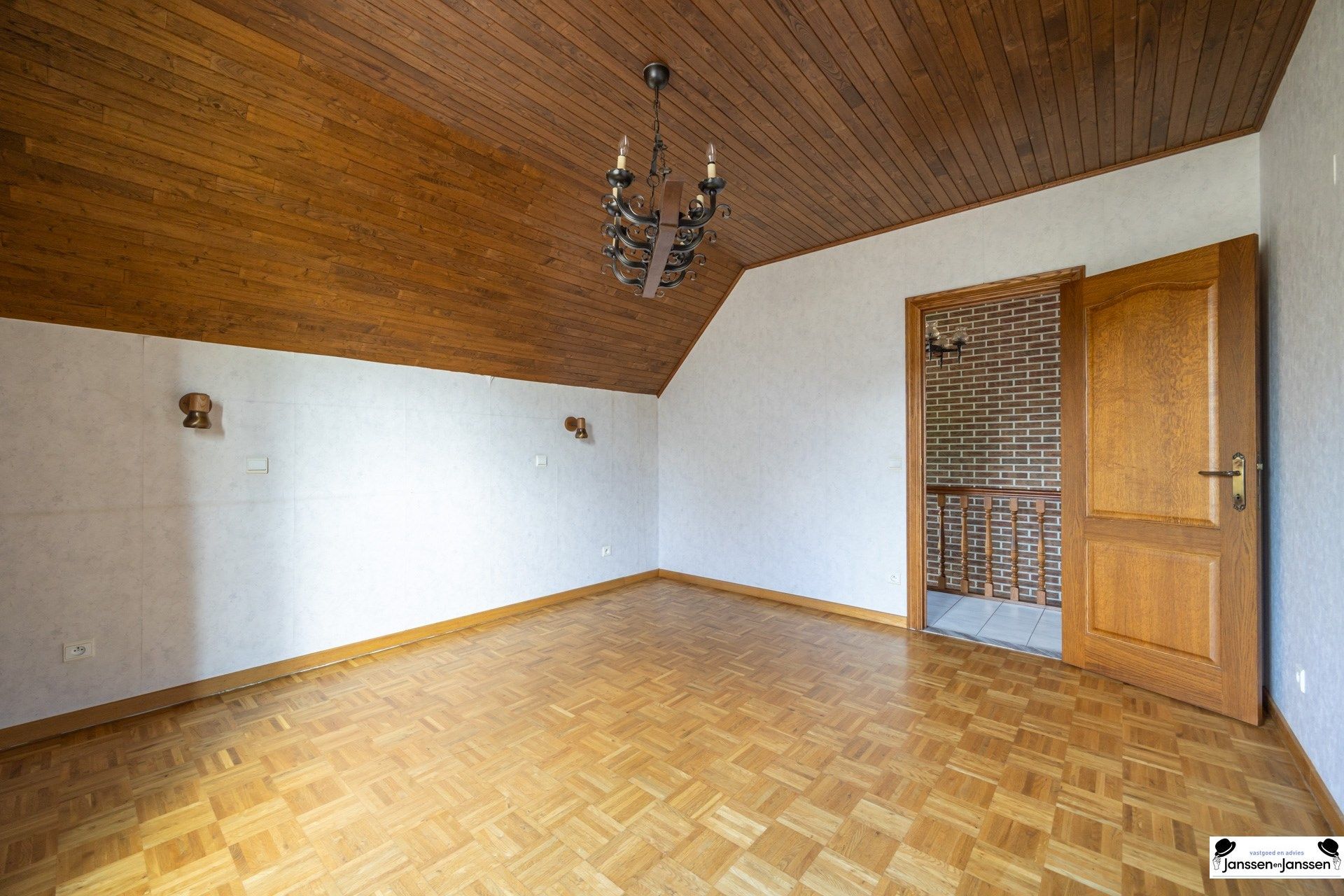 Ruime gezinswoning met 3à4 slaapkamers, kelder op een centrale locatie! foto 22